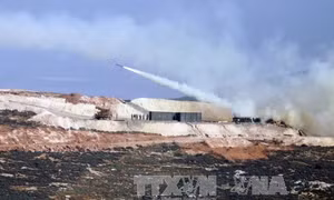Thổ Nhĩ Kỳ nã pháo vào lực lượng thân Chính phủ Syria tại Afrin 