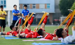 U23 Việt Nam tập yoga, Sầm Ngọc Đức chắc chắn bị phạt nặng