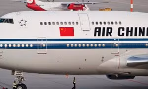 Máy bay Trung Quốc phải chuyển hướng do thành viên phi hành đoàn bị bắt làm con tin
