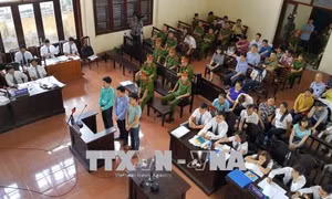 Người nhà nạn nhân tiếp tục đề nghị HĐXX tuyên bác sỹ Hoàng Công Lương vô tội 
