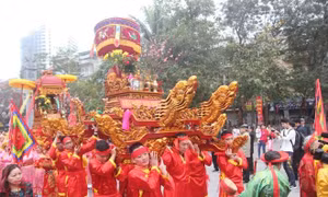 Hàng nghìn người về dự Lễ hội gò Đống Đa