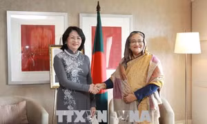 Phó Chủ tịch nước Đặng Thị Ngọc Thịnh gặp Thủ tướng Bangladesh