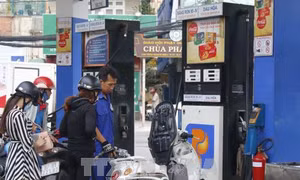 Giá xăng dầu ngày mai có thể giữ nguyên do giá thế giới ít biến động