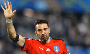 ‘Người gác đền huyền thoại’ Buffon chia tay Bà đầm già sau 17 năm ‘hôn ước’