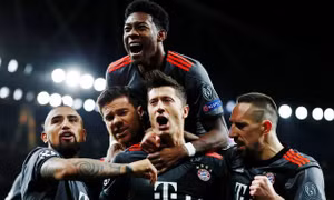 Hùm xám quyết phục hận Kền kền trắng: Cristiano Ronaldo hay Robert Lewandowski sẽ toả sáng?