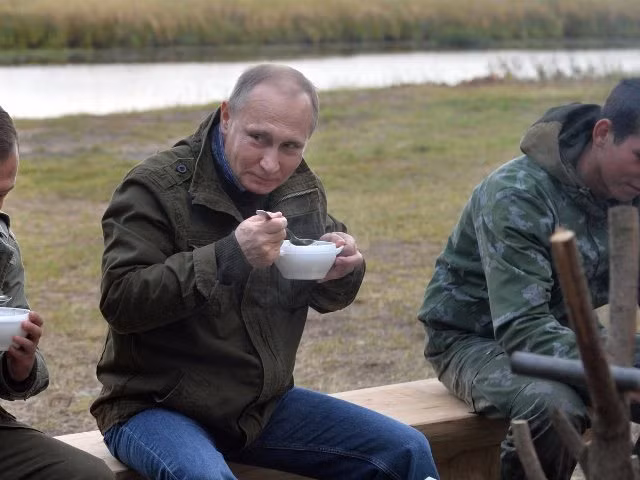 Bộ ảnh tiết lộ thói quen, sở thích thường ngày của Tổng thống Putin ảnh 2