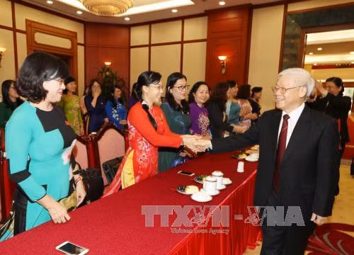 Tổng Bí thư Nguyễn Phú Trọng gặp mặt Nhóm nữ đại biểu Quốc hội khóa XIV ảnh 1