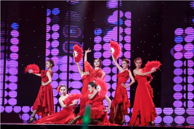 Thần tượng Bolero vòng bán kết: Mai Hường nhảy chuyên nghiệp, quyến rũ như một vũ công ảnh 6