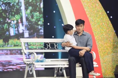 Ốc Thanh Vân bật khóc ‘bắt đền’ cậu bé 8 tuổi vì diễn quá xuất sắc ảnh 2