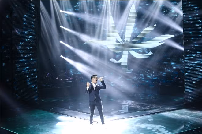 Chung kết The Voice 2017: Ngô Anh Đạt hát 'Hương Ngọc Lan' với bản lĩnh làm mới mọi ca khúc cũ ảnh 1