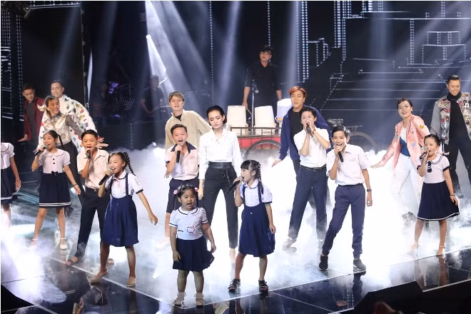 Chung kết The Voice 2017: Hiền Hồ thoát khỏi mọi e ngại, hát tự tại ca khúc 'Đời' ảnh 7