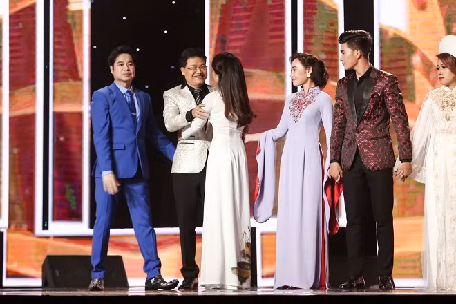 Thần tượng Bolero vòng bán kết: Thành Long hát đẳng cấp với 'Ga chiều phố nhỏ' ảnh 5