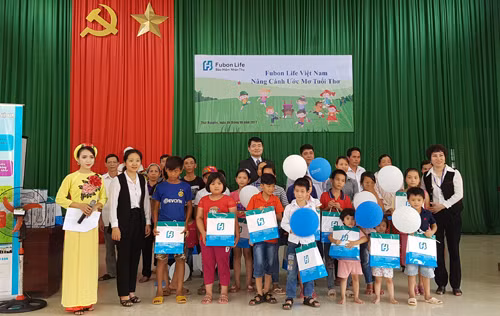 Fubon life Việt Nam: Quà Tết thiếu nhi thắp sáng những ước mơ ảnh 1