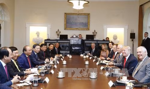 Hình ảnh Thủ tướng Nguyễn Xuân Phúc gặp gỡ Tổng thống Donald Trump ảnh 6