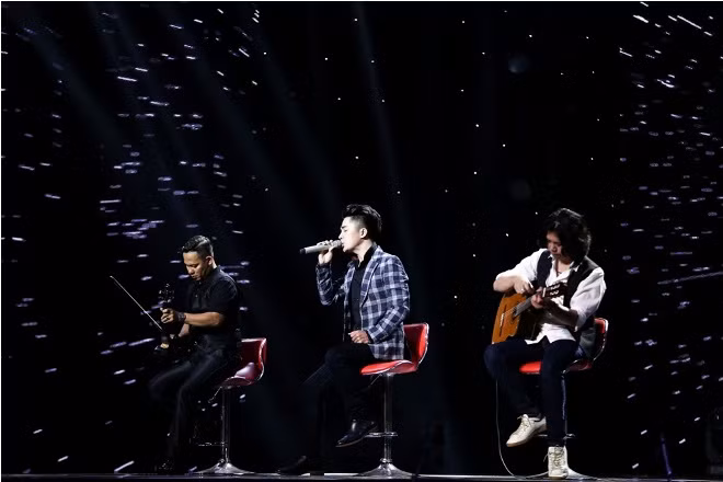 Thần tượng Bolero vòng quyết đấu: Triều Quân hát 'Xót xa' truyền cảm và đầy nội lực ảnh 2