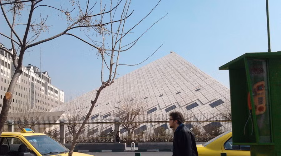 Nổ súng tại tòa nhà Quốc hội Iran, ít nhất 3 người bị thương ảnh 1