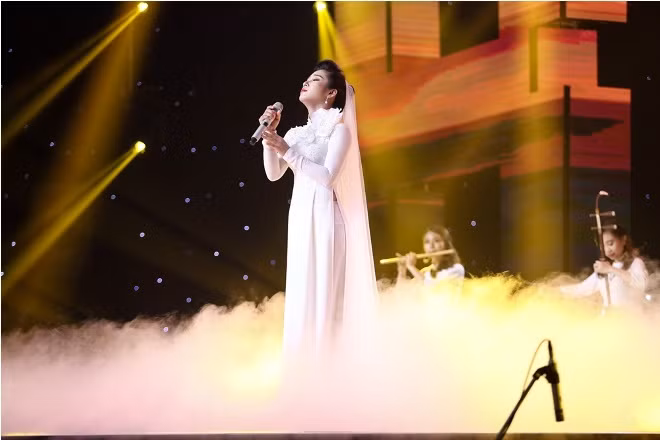 Thần tượng Bolero vòng bán kết: Đàm Vĩnh Hưng nằm dài trên sân khấu xem Ngọc Sơn nhảy ảnh 10