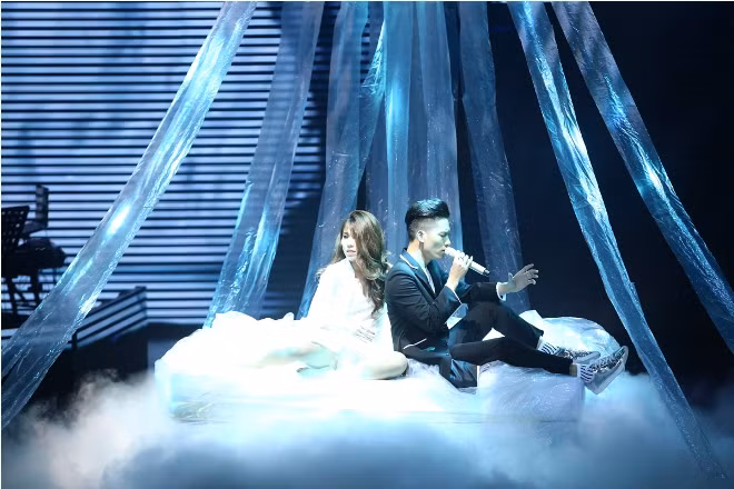 Chung kết The Voice 2017: Anh Tú day dứt khi làm người thứ ba ảnh 2