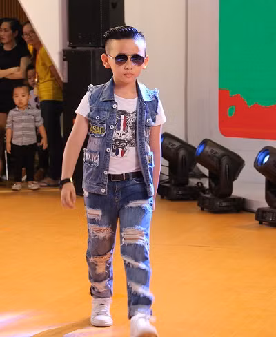 Ngắm các 'siêu mẫu nhí' nhí nhảnh trên sàn catwalk ảnh 8