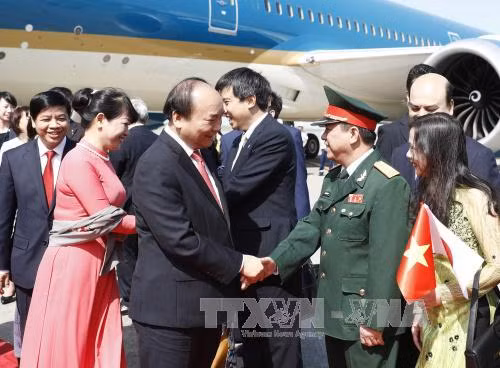 Những hình ảnh đầu tiên của Thủ tướng trong chuyến thăm chính thức Nhật Bản ảnh 5