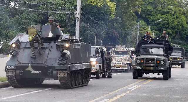 Philippines bất ngờ bãi chức tướng chỉ huy chiến dịch chống IS tại Marawi ảnh 1