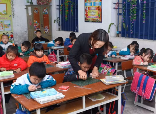 Băn khoăn bỏ biên chế giáo viên ảnh 1