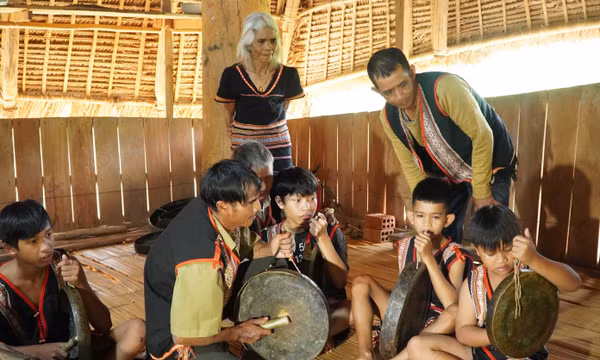 Giữ tiếng cồng chiêng, trao truyền điệu múa xoang