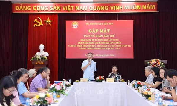'Học không bao giờ cùng' hướng tới cộng đồng người Việt ở nước ngoài