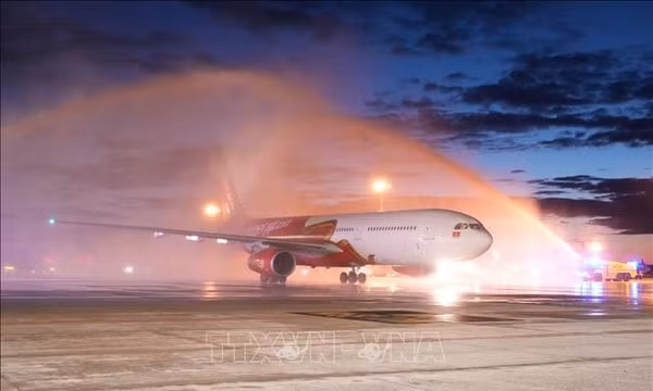 Vietjet Air khai trương đường bay Praha – Hà Nội