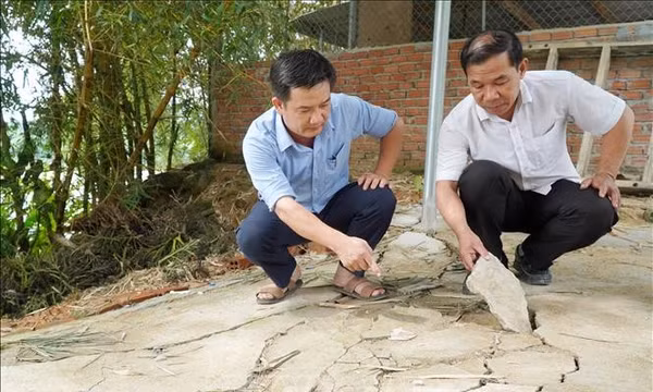 Người dân bất an vì sạt lở bờ sông Trà Khúc