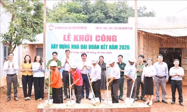 Xây dựng nhà Đại đoàn kết cho hộ khó khăn ở vùng đồng bào dân tộc thiểu số