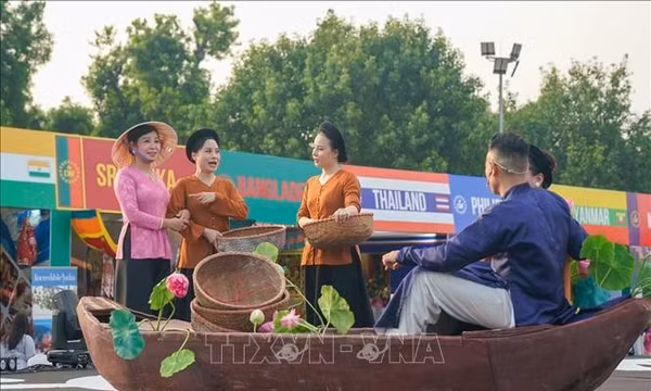 Khám phá sắc màu văn hóa của Việt Nam và thế giới