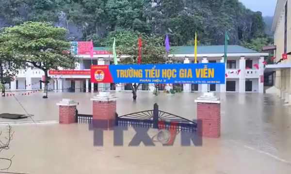 Bảo đảm an toàn cho học sinh trong mùa mưa lũ