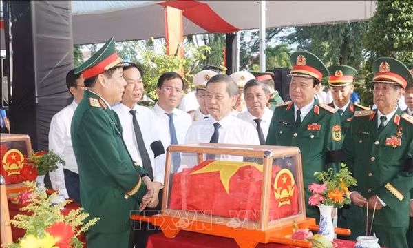 Lễ truy điệu, an táng 120 hài cốt liệt sĩ tại Cần Thơ