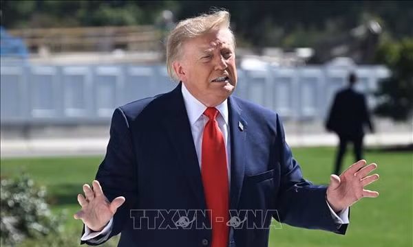Tổng thống Mỹ D. Trump và 'phó tướng' J.D.Vance vận động cho đảng Cộng hòa