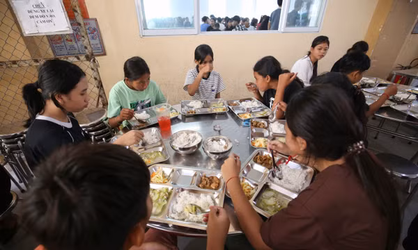 Bảo đảm bữa trưa cho hơn 8.000 học sinh vùng biên Tây Ninh
