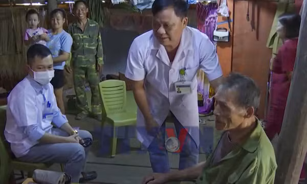 Nỗ lực vượt khó, bảo đảm tiến độ khám sức khỏe toàn dân