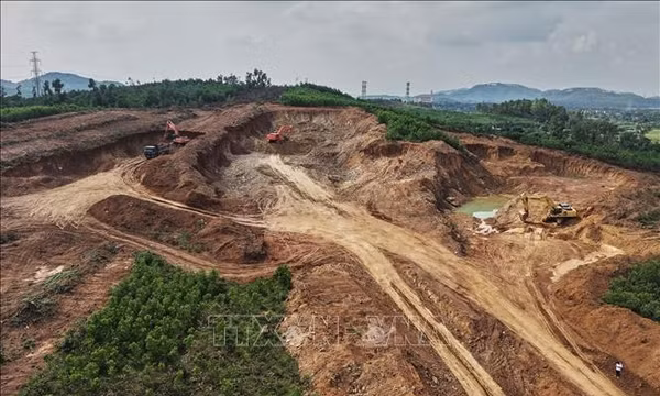 Nghệ An: Tháo gỡ vướng mắc, đẩy nhanh tiến độ cao tốc Vinh - Thanh Thủy