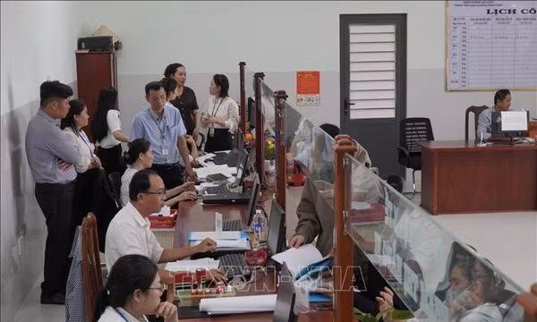 Đổi mới công tác quản lý, sử dụng và đãi ngộ cán bộ theo vị trí việc làm