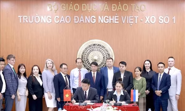 Hợp tác với doanh nghiệp Nga trong đào tạo nghề và phát triển kinh tế