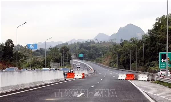 Đôn đốc tiến độ các dự án đường bộ cao tốc Hữu Nghị - Chi Lăng và Đồng Đăng - Trà Lĩnh