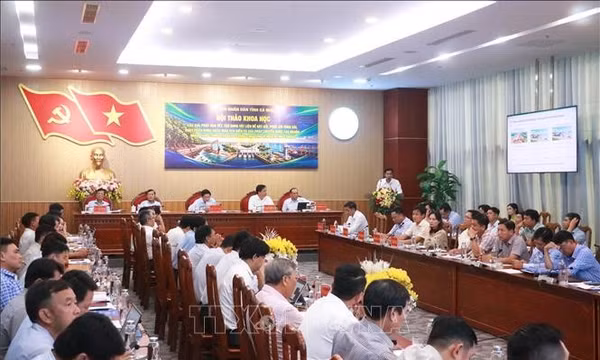 Giải pháp phục hồi, nâng cao khả năng chống chịu ven biển Cà Mau