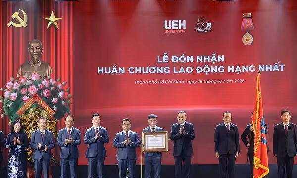 Bản tin ảnh sáng 28/10