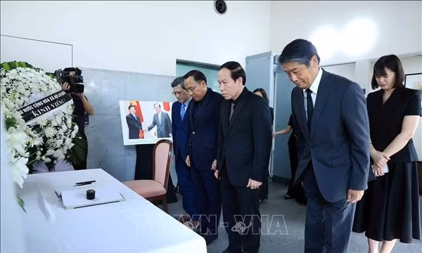 Phó Thủ tướng Lê Tiến Châu viếng nguyên Thủ tướng Nhật Bản Fukuda Yasuo