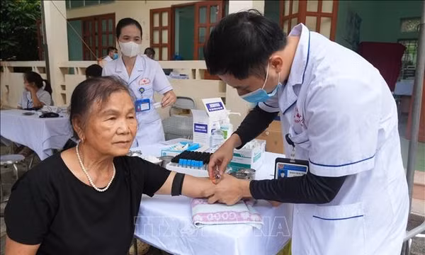 Đẩy nhanh tiến độ khám sức khỏe toàn dân
