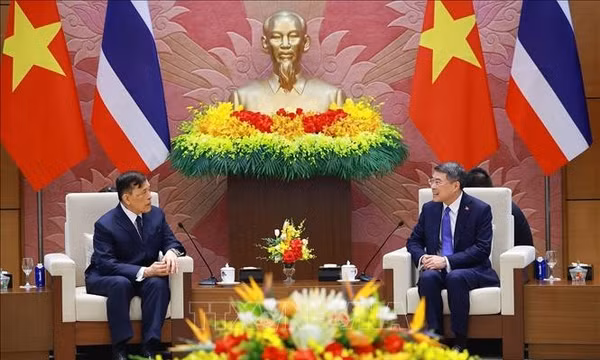 Thủ tướng hội kiến Nhà vua và Hoàng hậu Thái Lan