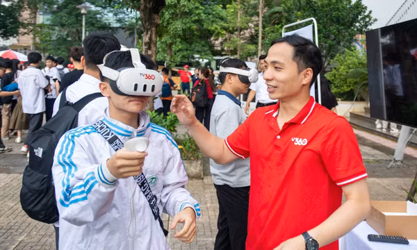 Lần đầu học sinh THPT cả nước được thi AI chuẩn quốc tế miễn phí