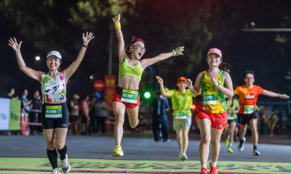 Những ‘bóng hồng’ chiếm spotlight tại VPBank Hanoi International Marathon 2026
