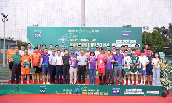 Khởi tranh giải bóng đá chào mừng 30 năm ngành Chứng khoán Việt Nam