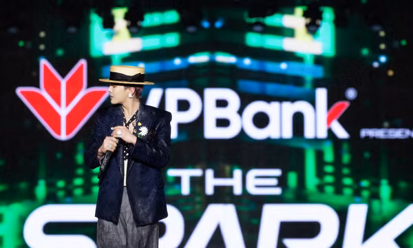 Bộ đôi '3 bích' mới của fan Kpop Việt: VPShow và thẻ VPBank